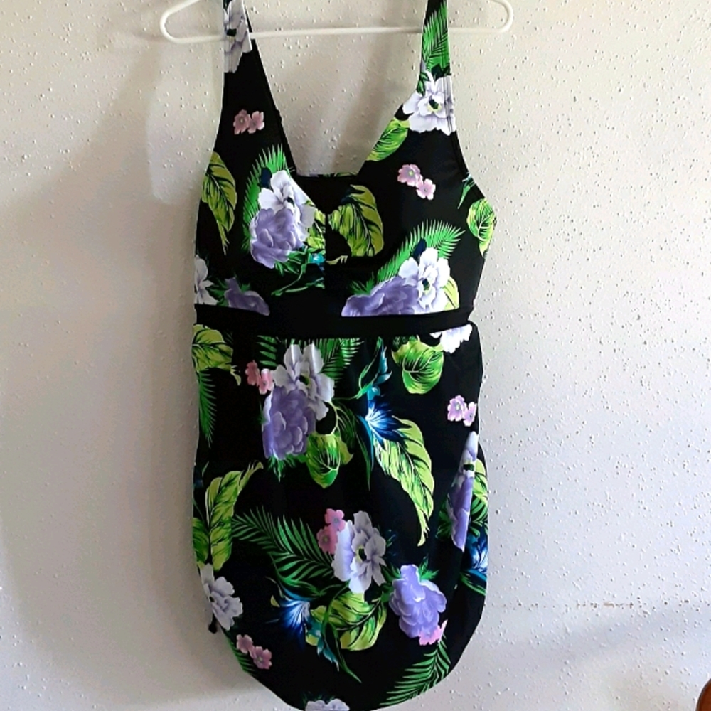 🎉HP!!!🎉NWOT🩱Drawstring No-Wire Swim Dress